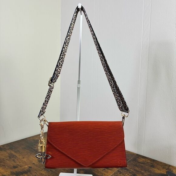 Louis Vuitton Brown Epi Leather Art Deco Clutch Bag - Picture 2 of 16